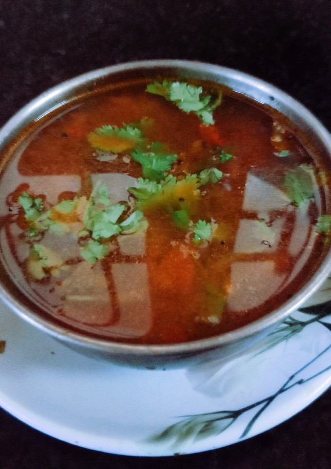 தக்காளி நாட்டுச்சக்கரை சூப் ரசம்(tomato jaggery rasam recipe in tamil) செய்முறை முக்கிய புகைப்படம்