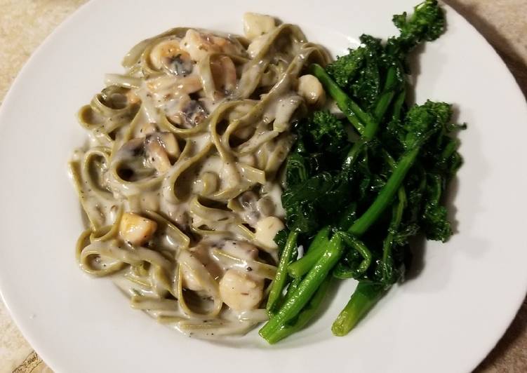 Seafood fettucinis in white sauce Seafood fettucinis in white sauce
