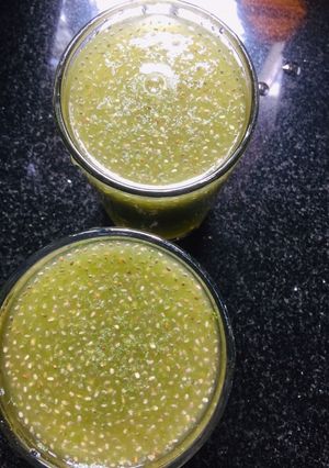 A picture of Ginger mint sharbat.