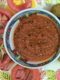 ટામેટા ની ચટણી (Tomato Chutney Recipe In Gujarati) રેસીપી મુખ્ય ફોટો