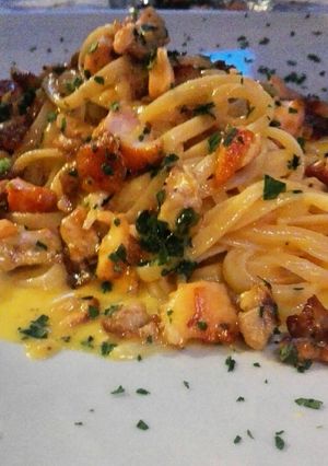 Foto di Carbonara di mare con pesce spada e salmone