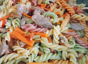 Hình của món Nui xào thịt.