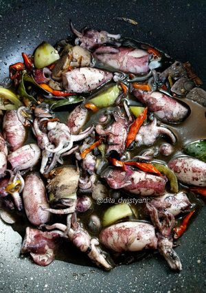 Foto resep Tumis cumi hitam pedas