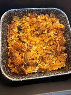 Una foto de Macarrones con setas y huevo al curry en Airfryer Cosori