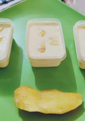 A picture of Cool and tasty Mango Ice cream.