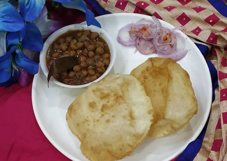 Recipe of Favorite Cholle Oats Paneer Bhature
