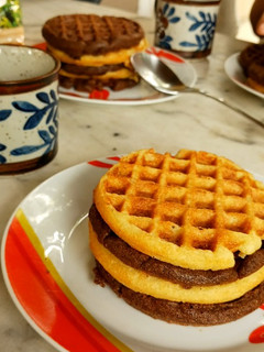 Una foto de Waffles caseros con levadura (belgas)