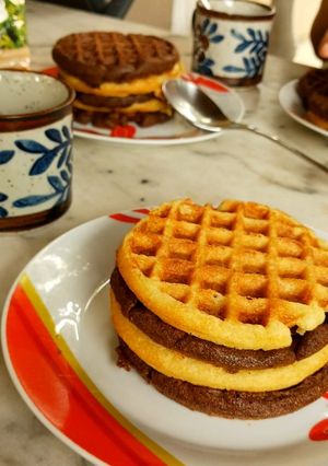 Una foto de Waffles caseros con levadura (belgas)