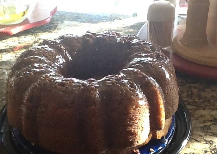 How to Prepare Award-winning Rum Nut Cake