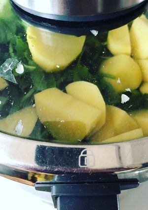 Une photo de Soupe de fanes de radis