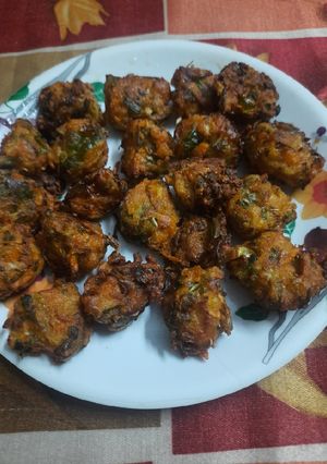 ভেজ পকোড়া(veg pakoda recipe in bengali) রেসিপির প্রধান ছবি