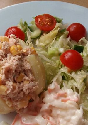 A picture of Vickys Cheats Baked Potatoes (Microwaved) GF DF EF SF NF.