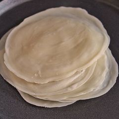 A picture of How to make Spring roll wrappers at home with a simplified method.