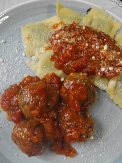 Una foto de Albóndigas muy tiernas de pollo y espinacas
