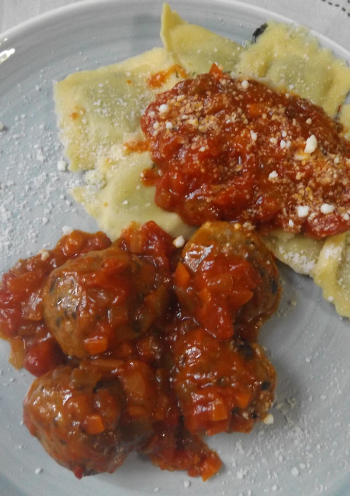 Una foto de Albóndigas muy tiernas de pollo y espinacas