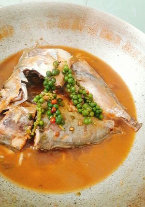 Hình của món Cá nục kho tiêu xanh.