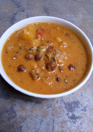 A picture of Potato Black Gram Milk Curry.
