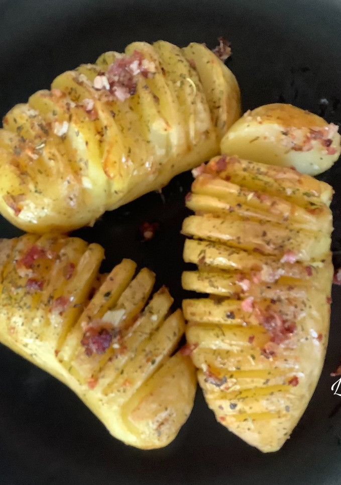 Una foto de Patatas hasselback a mi manera