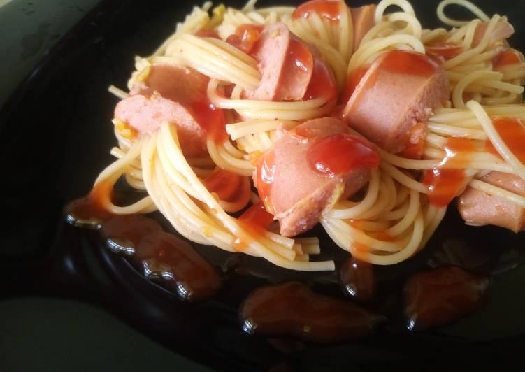 Beef smokie Spaghetti with sauce