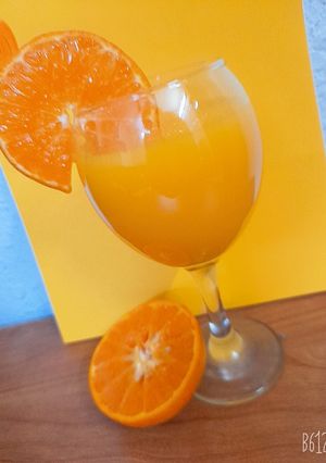 A picture of Fresh Orange juice.