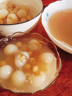 Hình của món Chè hạt sen long nhãn.