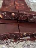 Turrón de chocolate, Baileys, avellanas y chocolate krispis