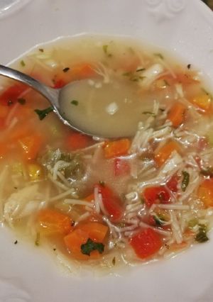 Una foto de Sopita de pollo saludable