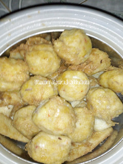 A picture of Yam balls.
