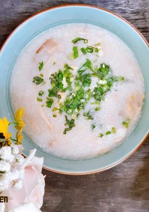 Hình của món Cháo gà bằng nồi cơm điện.