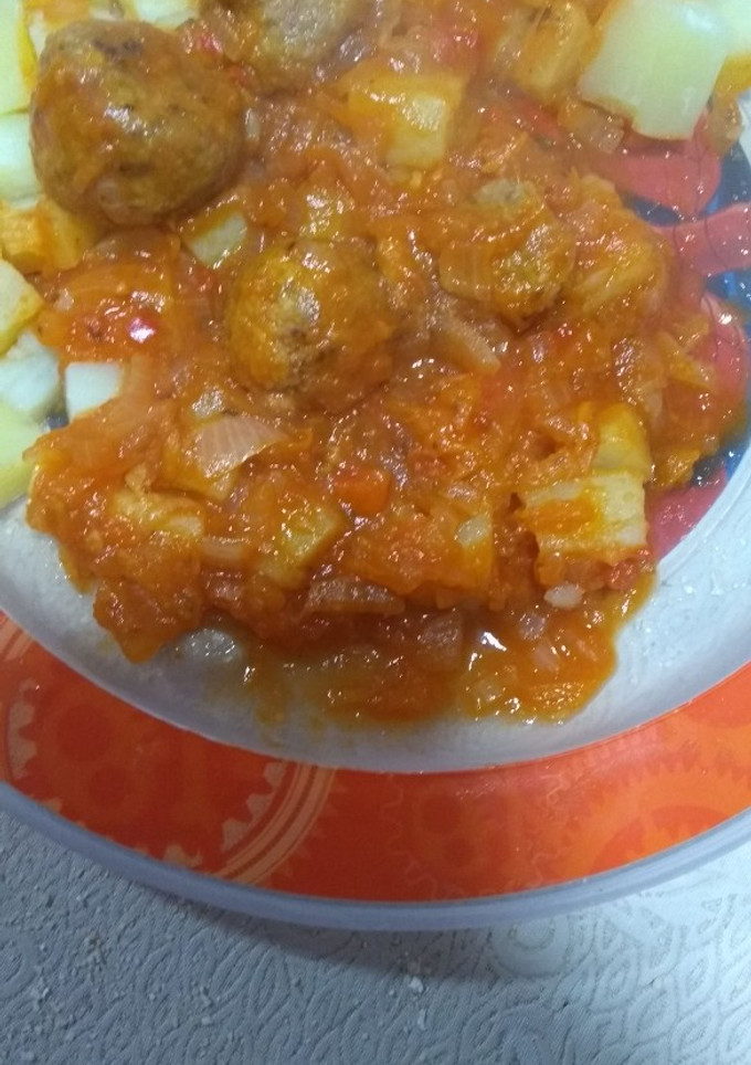 Una foto de Albóndigas de lentejas con salsa fileto