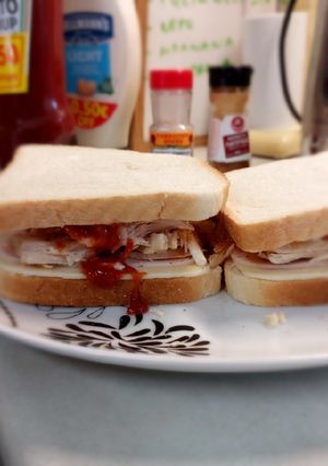 Φωτογραφία της συνταγής Τοστ με κοτόπουλο leftovers για το γραφείο