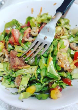 Una foto de Ensalada de pasta y pollo