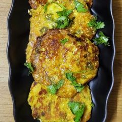 A picture of Sorghum+ dudhi mini uttapam.
