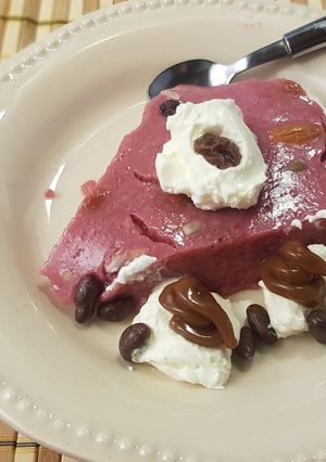 Una foto de Red Fruit Dessert By Yas💎 (Light 80kal!). Postre frutos rojos!