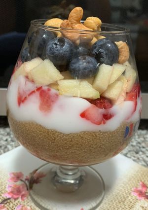 Una foto de Rosalia amaranth fruits breakfast
