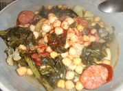 Una foto de grelos con chorizo
