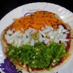 A picture of Tricolour pizza.