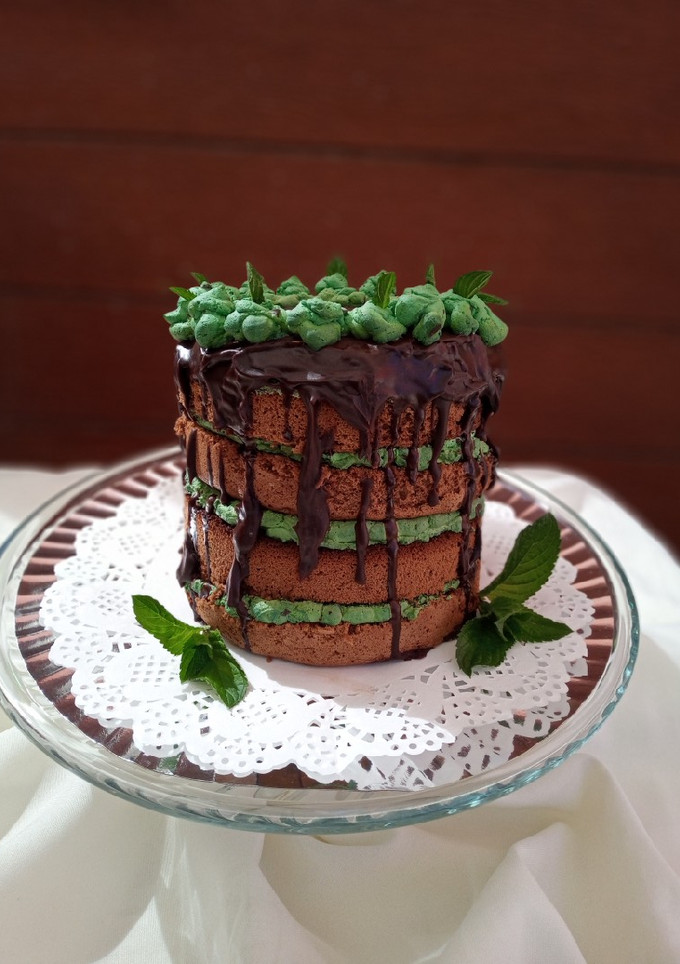 Una foto de Minitorta choco-menta con drip cake