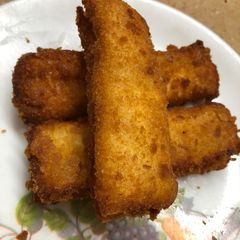 A picture of Potato veggies bread roll.