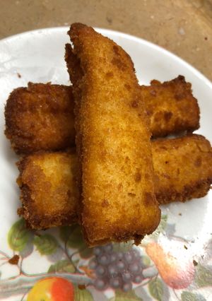 A picture of Potato veggies bread roll.