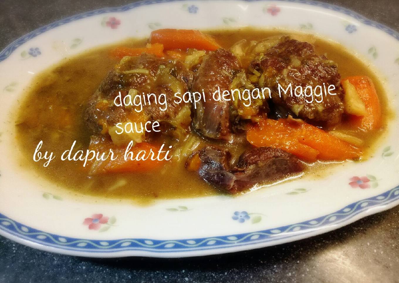 Daging sapi dengan Maggie sauce