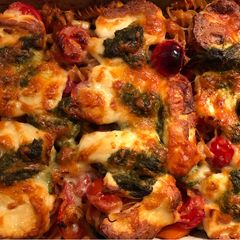A picture of Haloumi, pesto and autumn veg pasta.