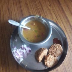 A picture of દાલ બાટી.
