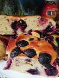 Kuchen de cerezas deshuesadas con yogur griego
