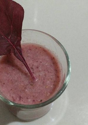 Foto resep Smoothie pisang, bayam merah dan nanas