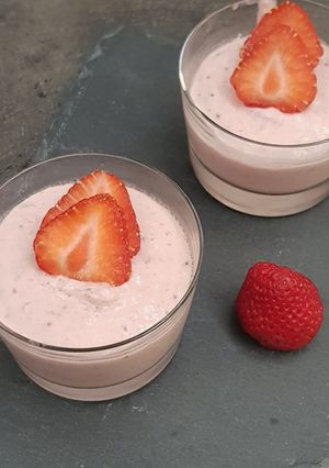 Une photo de Panna cotta aux fraises