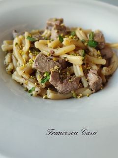 Foto di Caserecce con tonno fresco, pistacchio e menta..