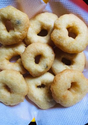 A picture of Ulundu vadai.