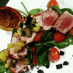 A picture of Red pepper Tuna steak.