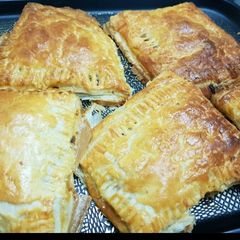 A picture of Chicken puff pie#4weeks challenge.
